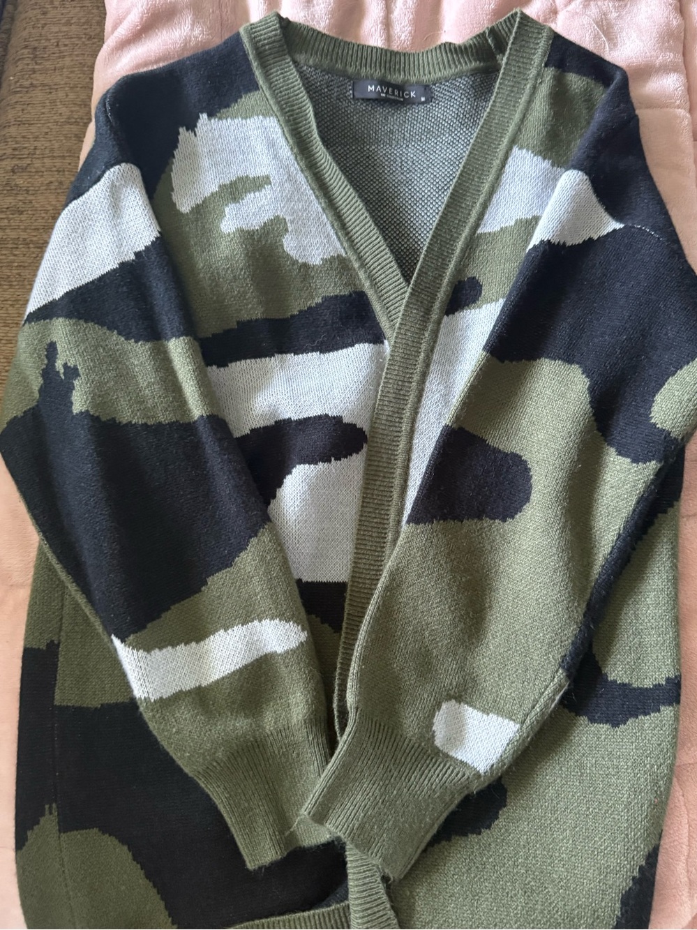 Women’s Camouflage Open-Front Cardigan - Olive/Black/White
